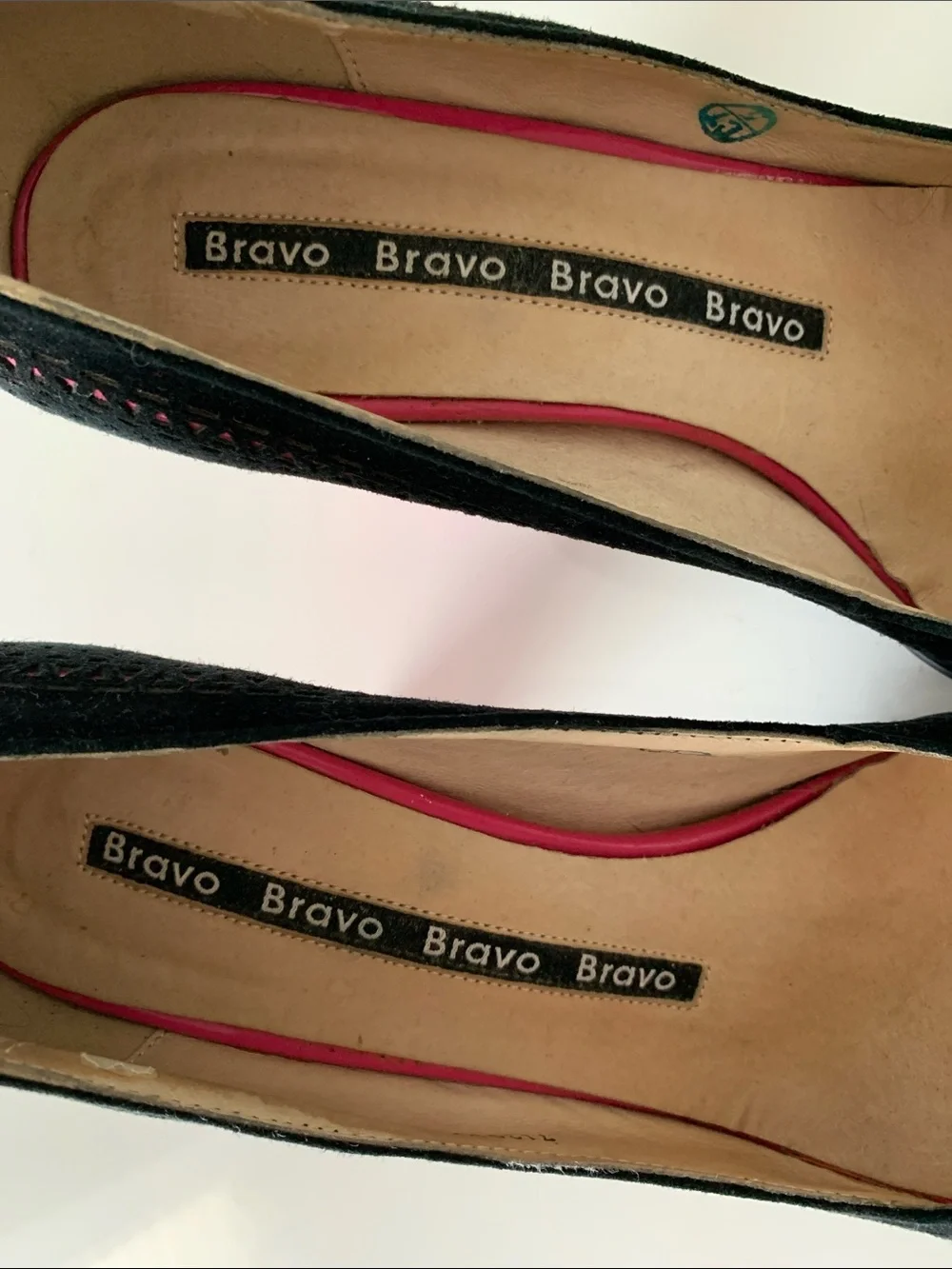 Bravo Black and Hot Pink Cutout Block Heel Pumps Shoes Size EU41